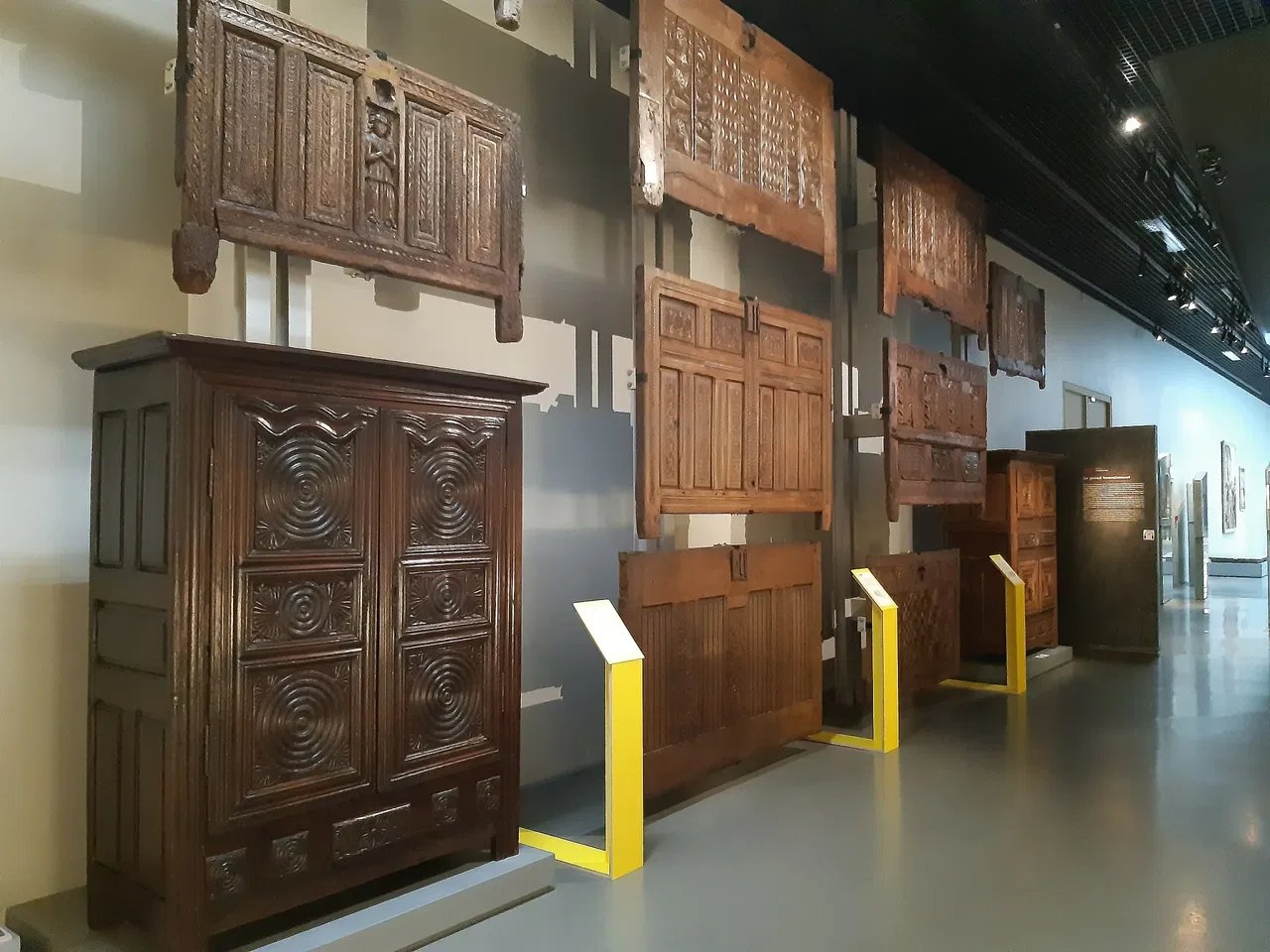 🏛️ 자유로운 들판 (레 샹 리브르)